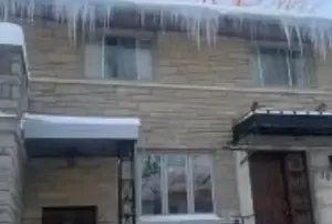 Correction of ice dam on roof, Longueuil